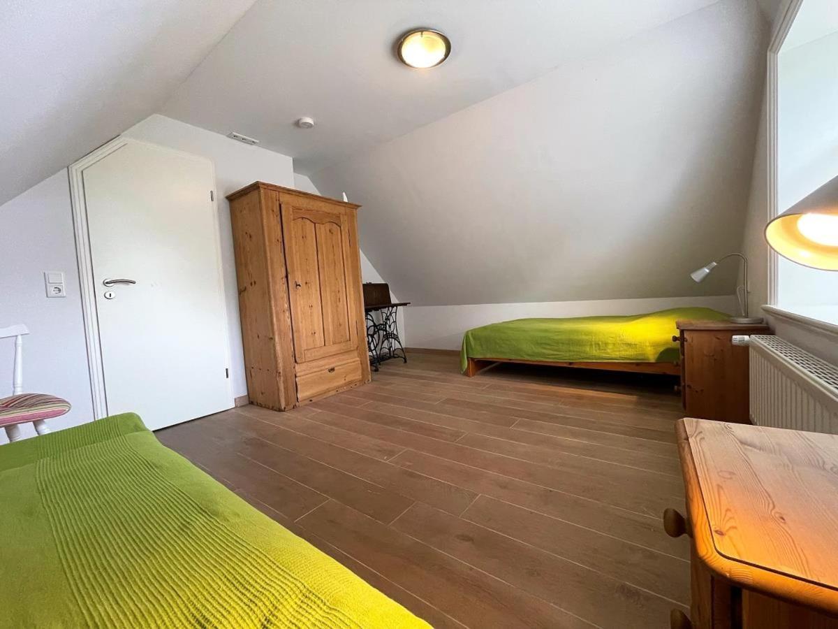 Das Puppenhaus, Reetdach, Sauna, Kamin, Eingezaeunt, Badewanne, Haustiere Willkommen Emmelsbüll-Horsbüll Kültér fotó