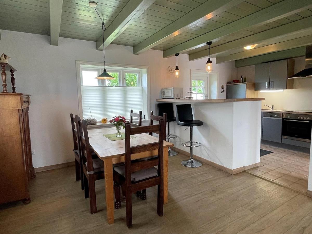 Das Puppenhaus, Reetdach, Sauna, Kamin, Eingezaeunt, Badewanne, Haustiere Willkommen Emmelsbüll-Horsbüll Kültér fotó