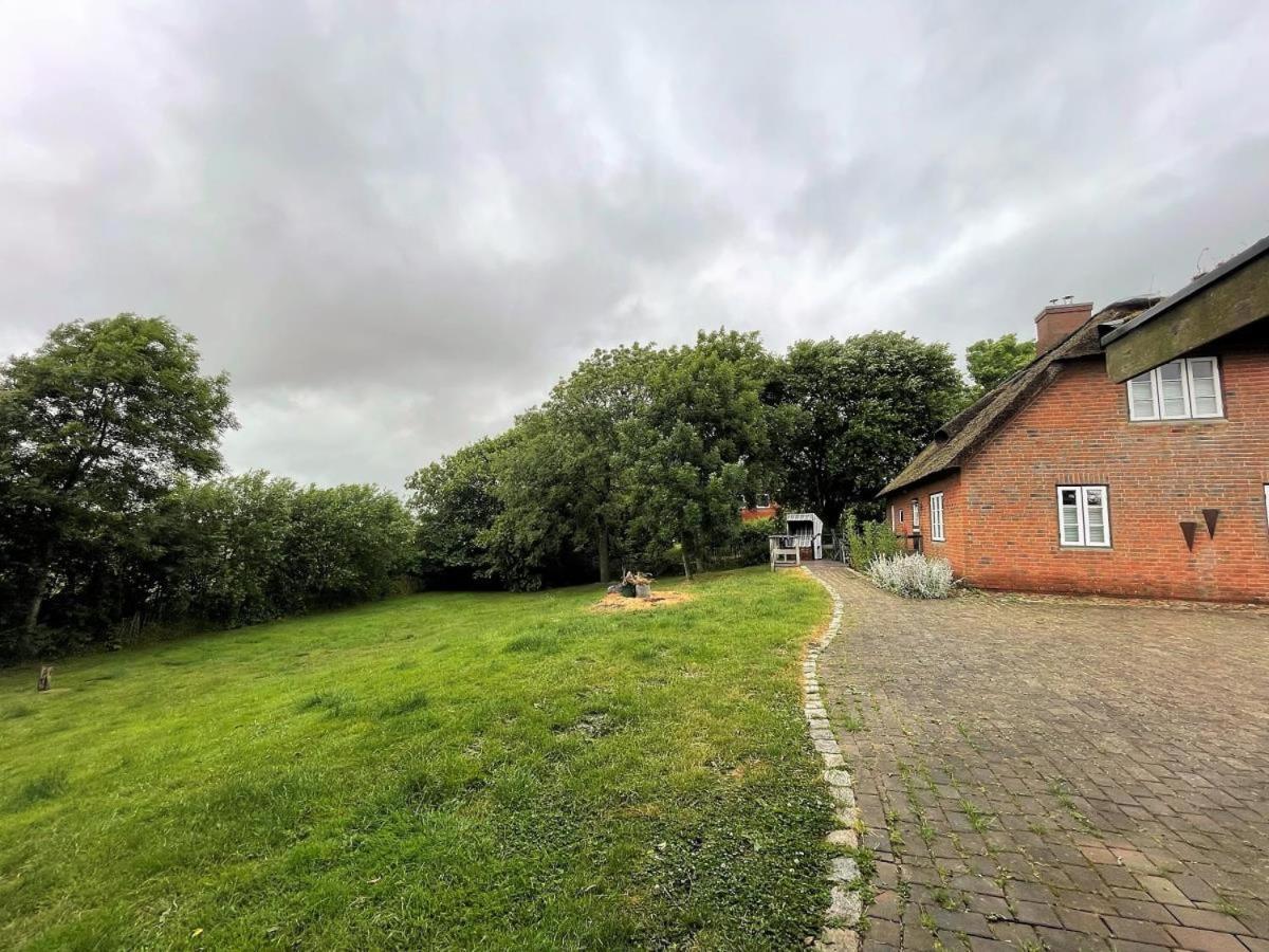 Das Puppenhaus, Reetdach, Sauna, Kamin, Eingezaeunt, Badewanne, Haustiere Willkommen Emmelsbüll-Horsbüll Kültér fotó